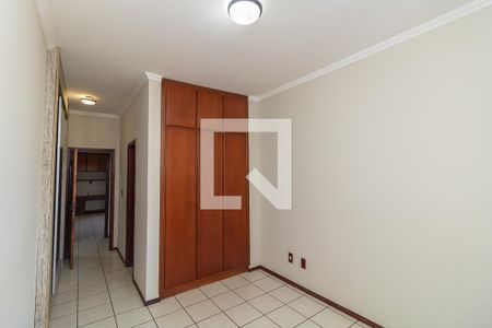 Apartamento para alugar com 121m², 3 quartos e 1 vaga Apartamento para alugar com 121m², 3 quartos e 1 vagaSuíte 1 - Armários