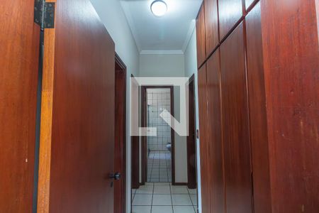 Apartamento para alugar com 121m², 3 quartos e 1 vaga Apartamento para alugar com 121m², 3 quartos e 1 vagaCorredor - Quartos e Banheiro