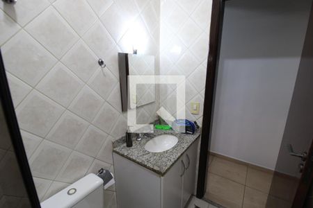 Casa à venda com 200m², 3 quartos e 4 vagasBanheiro 