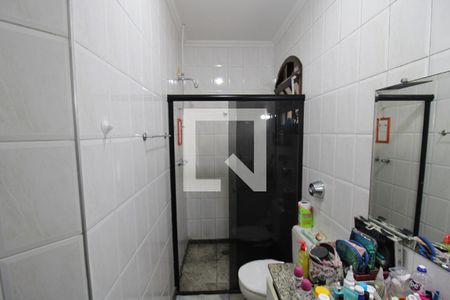 Casa à venda com 200m², 3 quartos e 4 vagasQuarto 1 - Banheiro
