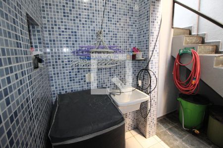 Casa à venda com 200m², 3 quartos e 4 vagasÁrea de Serviço