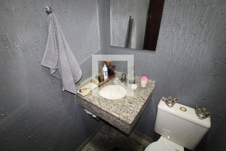 Casa à venda com 200m², 3 quartos e 4 vagasLavabo