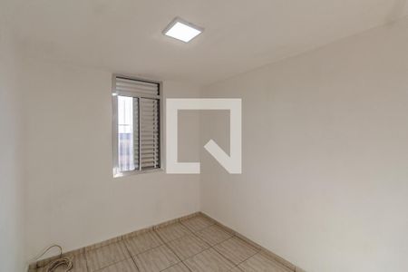 Quarto 2 de apartamento para alugar com 2 quartos, 56m² em Conjunto Residencial José Bonifácio, São Paulo