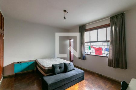 Casa à venda com 435m², 4 quartos e 3 vagas Casa à venda com 435m², 4 quartos e 3 vagasSuíte