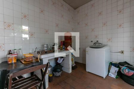 Casa à venda com 435m², 4 quartos e 3 vagas Casa à venda com 435m², 4 quartos e 3 vagasÁrea de Serviço 2