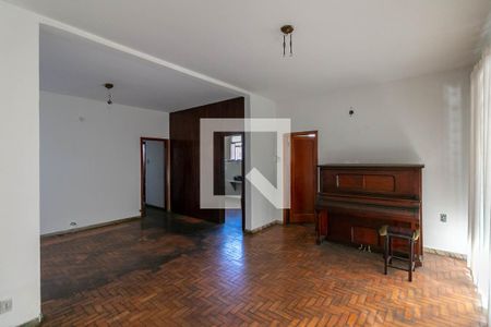 Sala de casa à venda com 4 quartos, 435m² em Santo Antônio, Belo Horizonte