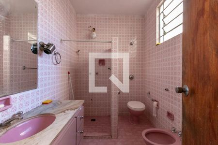 Casa à venda com 435m², 4 quartos e 3 vagas Casa à venda com 435m², 4 quartos e 3 vagasSuíte