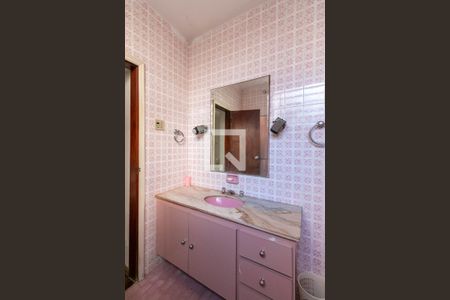 Casa à venda com 435m², 4 quartos e 3 vagas Casa à venda com 435m², 4 quartos e 3 vagasSuíte