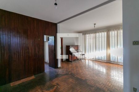 Sala de casa à venda com 4 quartos, 435m² em Santo Antônio, Belo Horizonte