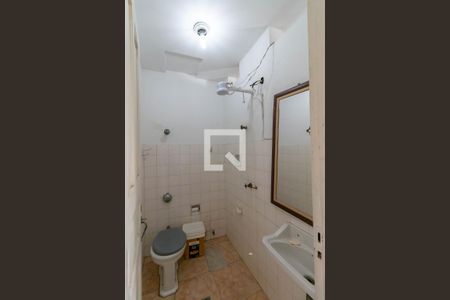 Casa à venda com 435m², 4 quartos e 3 vagas Casa à venda com 435m², 4 quartos e 3 vagasBanheiro de Serviço