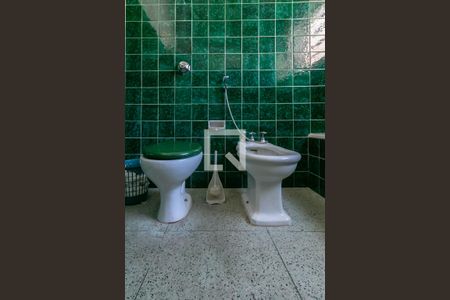 Casa à venda com 435m², 4 quartos e 3 vagas Casa à venda com 435m², 4 quartos e 3 vagasBanheiro