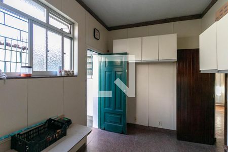 Casa à venda com 435m², 4 quartos e 3 vagas Casa à venda com 435m², 4 quartos e 3 vagasCozinha