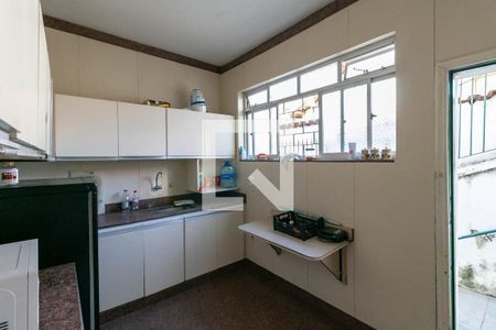 Casa à venda com 435m², 4 quartos e 3 vagas Casa à venda com 435m², 4 quartos e 3 vagasCozinha