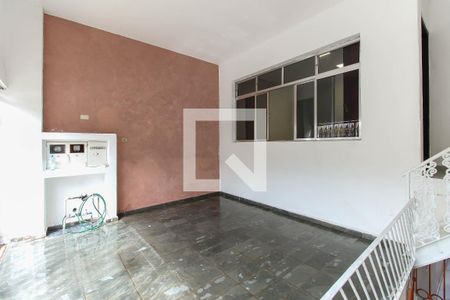 Casa à venda com 80m², 4 quartos e 2 vagasGaragem