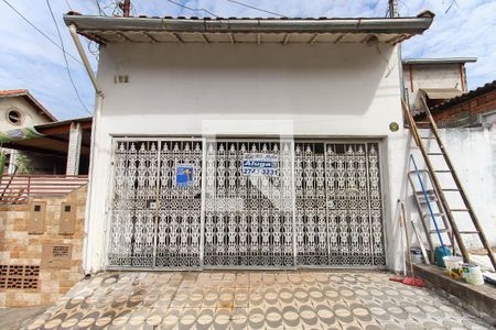 Casa à venda com 80m², 4 quartos e 2 vagasFachada