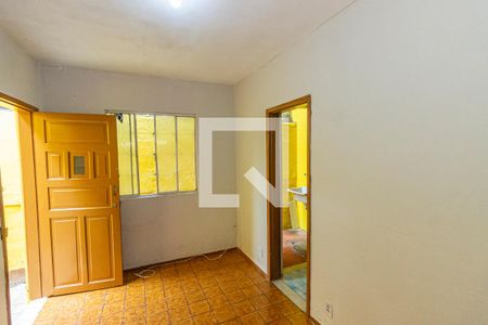 Sala/Quarto de casa para alugar com 3 quartos, 50m² em Irajá, Rio de Janeiro