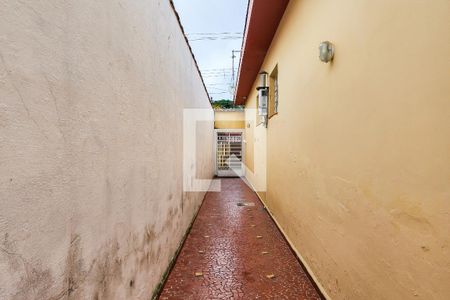 Casa à venda com 188m², 3 quartos e 3 vagasCorredor Externo