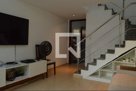 Sala de casa de condomínio para alugar com 2 quartos, 100m² em Taquara, Rio de Janeiro