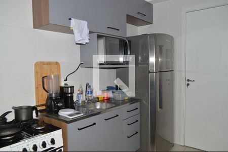 Cozinha e Área de Serviço de apartamento à venda com 2 quartos, 42m² em Cambuci, São Paulo