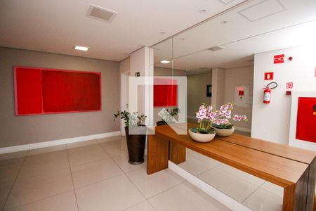 Hall social de apartamento para alugar com 2 quartos, 58m² em Jardim Monte Alegre, Taboão da Serra