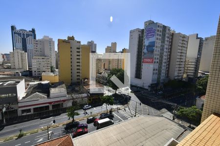 Vista da Sala de apartamento à venda com 3 quartos, 103m² em Centro, Campinas