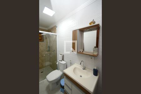 Casa de condomínio à venda com 130m², 4 quartos e 5 vagasBanheiro da Suíte