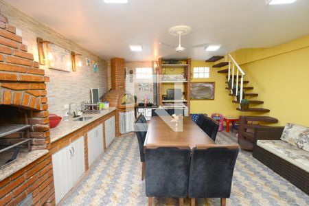 Casa de condomínio à venda com 130m², 4 quartos e 5 vagasEspaço Gourmet