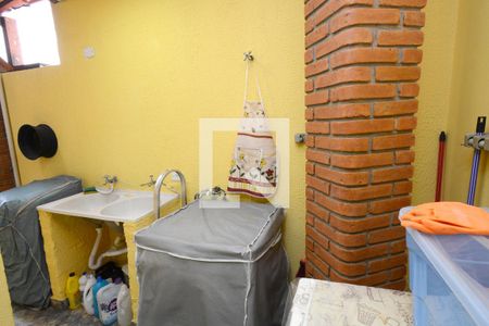 Casa de condomínio à venda com 130m², 4 quartos e 5 vagasÁrea de Serviço