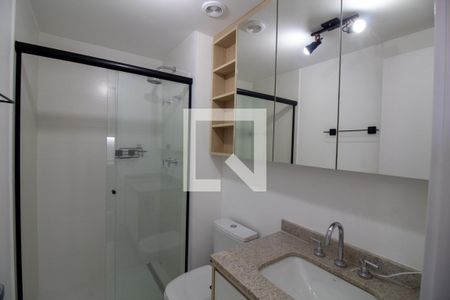 Banheiro de kitnet/studio para alugar com 1 quarto, 24m² em Campo Belo, São Paulo