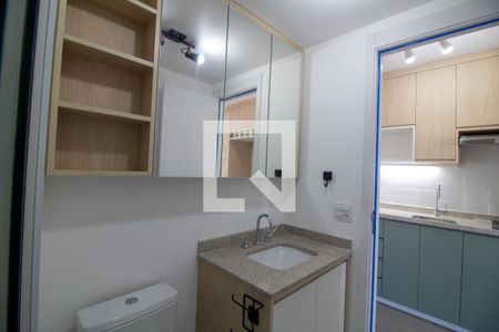Banheiro de kitnet/studio para alugar com 1 quarto, 24m² em Campo Belo, São Paulo