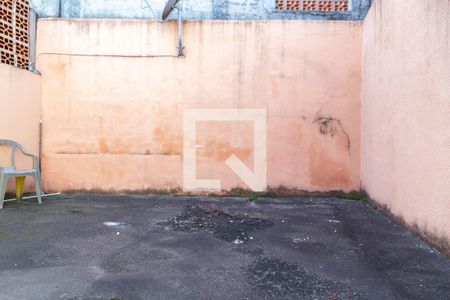 Casa para alugar com 100m², 2 quartos e 2 vagasQuintal