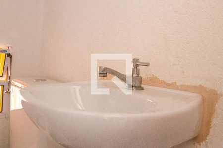 Casa para alugar com 100m², 2 quartos e 2 vagasLavabo