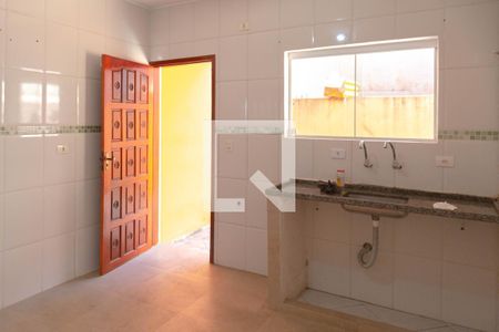 Casa para alugar com 100m², 2 quartos e 2 vagasCozinha