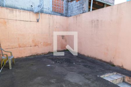 Casa para alugar com 100m², 2 quartos e 2 vagasQuintal