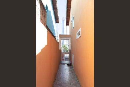 Casa para alugar com 100m², 2 quartos e 2 vagasCorredor