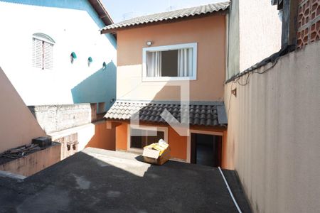 Casa para alugar com 100m², 2 quartos e 2 vagasQuintal