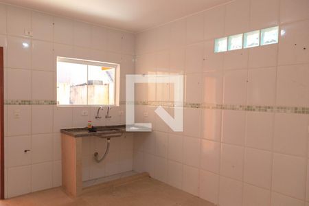 Casa para alugar com 100m², 2 quartos e 2 vagasCozinha