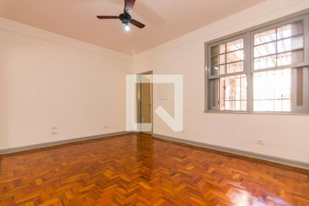 Casa para alugar com 185m², 4 quartos e 2 vagassala