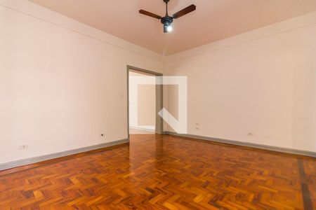 Casa para alugar com 185m², 4 quartos e 2 vagassala