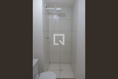 Banheiro de kitnet/studio para alugar com 1 quarto, 24m² em Bonfim, Osasco