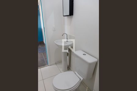 Banheiro de kitnet/studio para alugar com 1 quarto, 24m² em Bonfim, Osasco