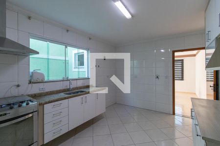 Casa à venda com 120m², 3 quartos e 2 vagas Casa à venda com 120m², 3 quartos e 2 vagasCozinha
