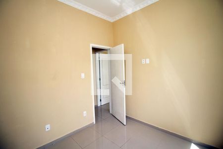 Quarto 1 de apartamento para alugar com 2 quartos, 65m² em Ramos, Rio de Janeiro