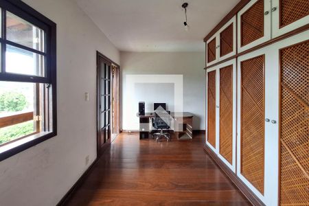 Quarto 1 de casa de condomínio para alugar com 5 quartos, 370m² em Badu, Niterói