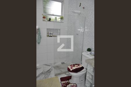 Casa à venda com 100m², 3 quartos e 10 vagasBanheiro 2