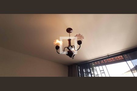 Sala de casa à venda com 2 quartos, 125m² em Umuarama, Osasco