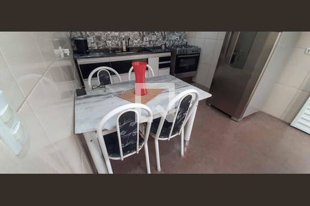 Casa à venda com 125m², 2 quartos e 2 vagasCozinha