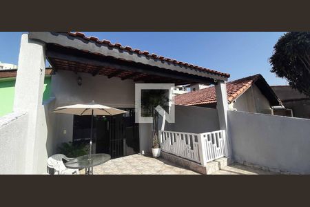 Casa à venda com 125m², 2 quartos e 2 vagasVaranda