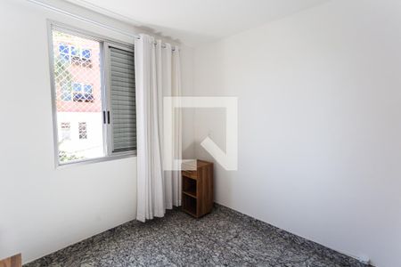 Quarto 2 de apartamento para alugar com 2 quartos, 60m² em Lagoinha, Belo Horizonte