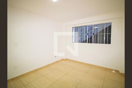 Quarto 2 de casa para alugar com 2 quartos, 95m² em Vila Nivi, São Paulo